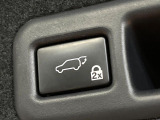 【パワーバックドア】スマートキーや運転席のボタンを押すだけでリアゲートが自動で開閉します!荷物を持っている時や、高い位置にあるバックドアを閉める際に便利な機能です♪