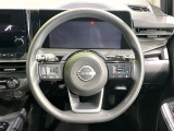インテリアに合わせたデザインのステアリングは、運転される方のことも考え、運転しやすい形状、大きさです。是非一度、実際に触ってお確かめください。