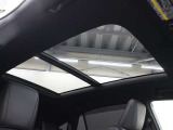 ツインムーンルーフです。