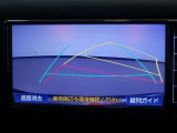 バックモニターで、後方を確認しながら安心して駐車することができます。運転初心者も熟練者も必須の機能ですよ!