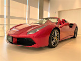 RossoFuocoの488Spiderが入庫致しました。