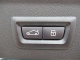 電動リアゲート装備です。