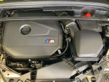 BMWのエンジンは世界的にも認められている高性能エンジンです。レスポンスがよく高回転型の心地よい吹きあがりなど駆け抜ける歓びのキーになる部分でございます。