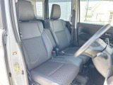 運転席シート廻りは使用感も少なく、良好な状態となっています。丁寧に使われていたことがよくわかりますね。