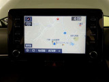 【ディスプレイオーディオ】・・・大型ディスプレイに各種オーディオ機能(AM/FMチューナー、Bluetooth対応)とスマートフォン連携機能を搭載。
