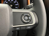 【アダプティブクルーズコントロール】 走行中に先行車の様子を検知しながら、設定した速度の範囲内で先行車との距離のキープを支援!疲れにくく、長距離運転中の渋滞なども快適に運転できます。