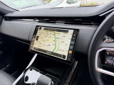 13インチタッチパネルディスプレイ【車両の設定やエアコンの設定を行います)・ワイヤレス充電(置くだけ充電)】