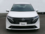 衝突軽減ブレーキ、車線逸脱警報、フロント&バックソナー、踏み間違い防止アシスト。安全装備充実。