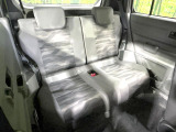 高品質なオリジナルフロアマットもオプションにてご用意しております。お好きなデザインやカラーをお車に合わせて選んでいただくことができます♪