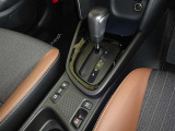 電動パーキングブレーキ・ブレーキホールドを装備してます。ホールド機能は信号待ちが多い一般道で疲労軽減になり、大好評です!