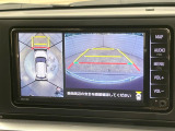 【パノラミックビューモニター】専用のカメラにより、上から見下ろしたような視点で360度クルマの周囲を確認することができます☆死角部分も確認しやすく、狭い場所での切り返しや駐車もスムーズに行えます。