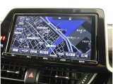純正ナビを装備。タッチパネル式で使いやすく、お出かけもラクラクです。