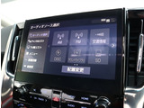 お車選びをお楽しみ頂けるよう、在庫車の展示スペースを十分に確保しております。