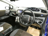 見通しのよいすっきりとした視界で、誰でも運転しやすいです。運転のしやすさは疲れにくさにも繋がりますよ♪