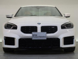 【キドニーグリル】BMWの代名詞。一目見ただけでBMWであると認識できる確固たるアイコンとして存在感を放ちます。