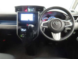 ぜひ展示車の運転席に座ってみてください。