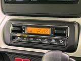 【オートエアコン】一度お好みの温度に設定すれば、車内の温度を検知し風量や温度を自動で調整。暑い&hellip;寒い&hellip;と何度もスイッチ操作をする必要はありません。快適な車内空間には必須の機能ですね♪