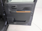 中古車は一物一価、同じようなお車でも、整備状況、外内装の状態など様々です。