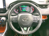 【純正革巻きステアリング】上質な革を使用することで、手にしっかり馴染みとても運転しやすいハンドルです♪