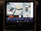 純正ナビ付です。もちろん車両後方を表示するバックガイドモニターが付いていて車庫入れ安心!