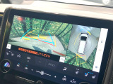 【パノラミックビューモニター】専用のカメラにより、上から見下ろしたような視点で360度クルマの周囲を確認することができます☆死角部分も確認しやすく、狭い場所での切り返しや駐車もスムーズに行えます。