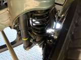 お車を安心してお乗りいただく為には、足回りの定期点検が欠かせません。サービスサポート(有償保証)では無料点検もご提供しており、安心のカーライフをお過ごしいただけるサポート体制が整っています。