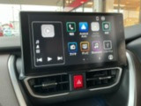 痛みの出やすい運転席シートの角、フロアマット、ともに良好です