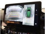 パノラミックビューモニター付きです。車両を上から見たような映像をディスプレイオーディオ画面に表示。運転席からの目視だけでは見にくい、車両周辺の状況をリアルタイムでしっかり確認できます。