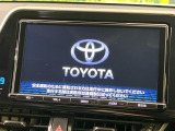 【純正9型ナビ】人気の純正ナビを装備しております。ナビの使いやすさはもちろん、オーディオ機能も充実!キャンプや旅行はもちろん、通勤や買い物など普段のドライブも楽しくなるはず♪