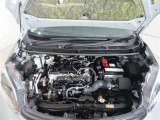 車にとって、とても大切な部分のエンジンルーム。綺麗に清掃済みで安心です。