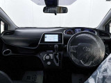 落ち着いたカラーの内装で、ゆったりと運転したい方に。