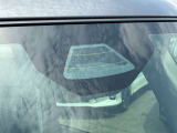 【スズキ】デュアルセンサーブレーキは、前方の車両や歩行者を2種類のセンサーで検知し、衝突の危険がある場合にブレーキを作動。事故リスクを軽減し、安全な運転をサポートします。