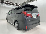 沢山乗れるのがこの車の魅力!2台で移動しないと・・・なんて時もこの車なら1台で!大活躍です♪
