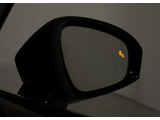 BSM(ブラインドスポットモニタ)!隣の車線を走る車両をレーダーで検知し、ドアミラーでは確認しにくい後側方エリアに存在する車両に加えて、急接近してくる車両も検知します。