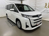 広々とした車内空間に優れた燃費性能。更にデザインも上質で人気のお車です!