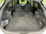 普段のお買い物や通勤、送迎等に十分な荷室スペースを確保しております。セカンドシートを倒すと、大きな荷物の積載も可能です♪