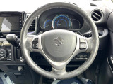 【純正革巻きステアリング】上質な革を使用することで、手にしっかり馴染みとても運転しやすいハンドルです♪