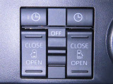 両側電動スライドドアを装備しております。