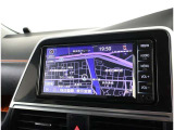純正ナビを装備。タッチパネル式で使いやすく、お出かけもラクラクです。