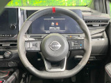 【純正革巻きステアリング】上質な革を使用することで、手にしっかり馴染みとても運転しやすいハンドルです♪