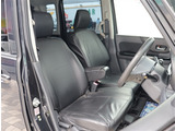 お車選びをお楽しみ頂けるよう、在庫車の展示スペースを十分に確保しております。