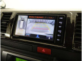 バックガイドモニターで、後方を確認しながら安心して駐車することができます。運転初心者も熟練者も必須の機能ですよ!