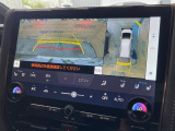 【パノラミックビューモニター】専用のカメラにより、上から見下ろしたような視点で360度クルマの周囲を確認することができます☆死角部分も確認しやすく、狭い場所での切り返しや駐車もスムーズに行えます。
