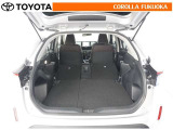 リヤシートを前に倒せば、ラゲージルームに収まらない物も積み込めます。たくさんの物を載せたい時に活躍します。