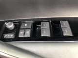 電動格納式ドアミラー付き。 狭い駐車場へ停めた時に、ボタン1つで左右のミラーをたたむ事ができます。