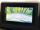 【バックカメラ】駐車時に後方がリアルタイム映像で確認できます。大型商業施設や立体駐車場での駐車時や、夜間のバック時に大活躍!運転スキルに関わらず、今や必須となった装備のひとつです!