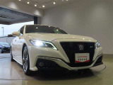 LEDヘッドライトです。デザイン性がよくとても明るいので、夜間の走行や悪天候でも安心です。しかも長寿命!