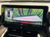 【パノラミックビューモニター】専用のカメラにより、上から見下ろしたような視点で360度クルマの周囲を確認することができます☆死角部分も確認しやすく、狭い場所での切り返しや駐車もスムーズに行えます。