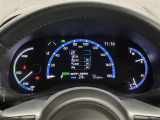 【メーターまわり】ドライバーから見やすい位置にあって安全運転に寄与します。マルチインフォメーションディスプレイでは、クルマに関する情報の確認はもちろん、各種安全機能・装備のON/OFFも設定可能。