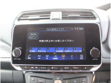 EV専用9インチ大型NissanConnectナビゲーションシステムは、地デジTV、ハンズフリーフォン、VICS 、ボイスコマンド、Bluetooth対応、 HDMI接続、Apple CarPlay連携、USB接続、iPod、AM/FMなど対応の高性能ナビです。